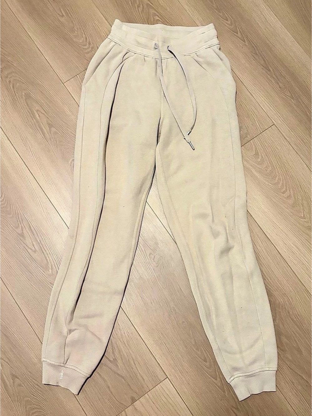Lululemon Scuba High-Rise Jogger Cream Jogger Pants